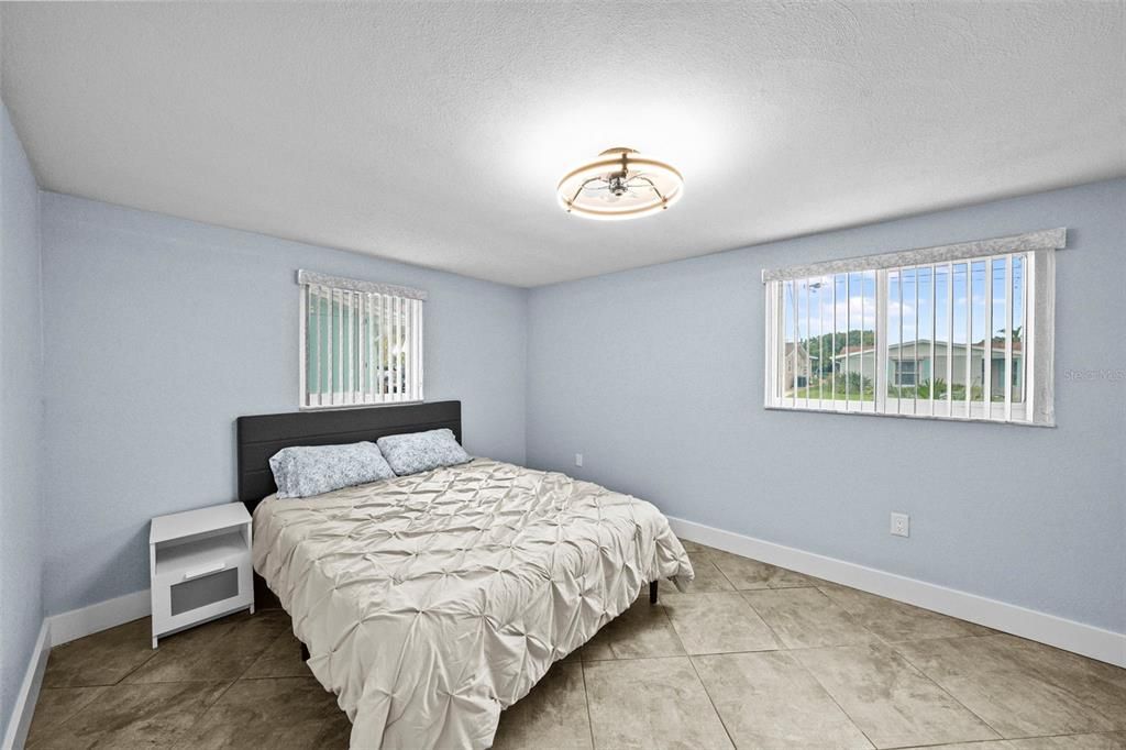 Active With Contract: $350,000 (3 beds, 1 baths, 1444 Square Feet)