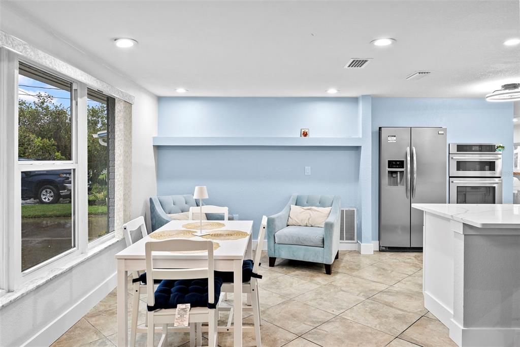 Active With Contract: $350,000 (3 beds, 1 baths, 1444 Square Feet)