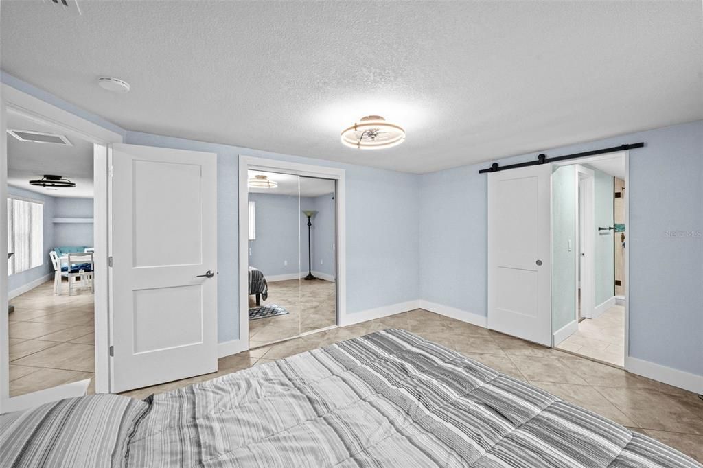 Active With Contract: $350,000 (3 beds, 1 baths, 1444 Square Feet)