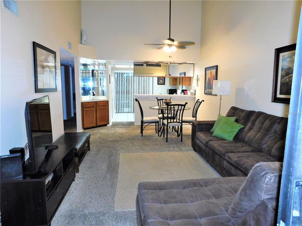 For Rent: $3,000 (2 beds, 2 baths, 924 Square Feet)