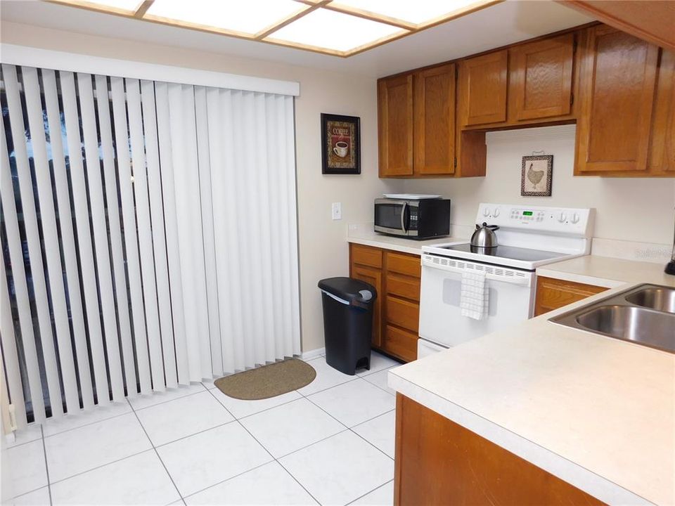 For Rent: $3,000 (2 beds, 2 baths, 924 Square Feet)