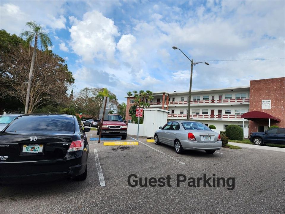 Activo con contrato: $119,000 (3 camas, 2 baños, 1290 Pies cuadrados)