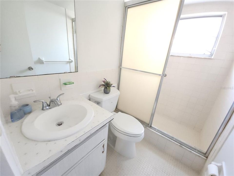 Activo con contrato: $119,000 (3 camas, 2 baños, 1290 Pies cuadrados)