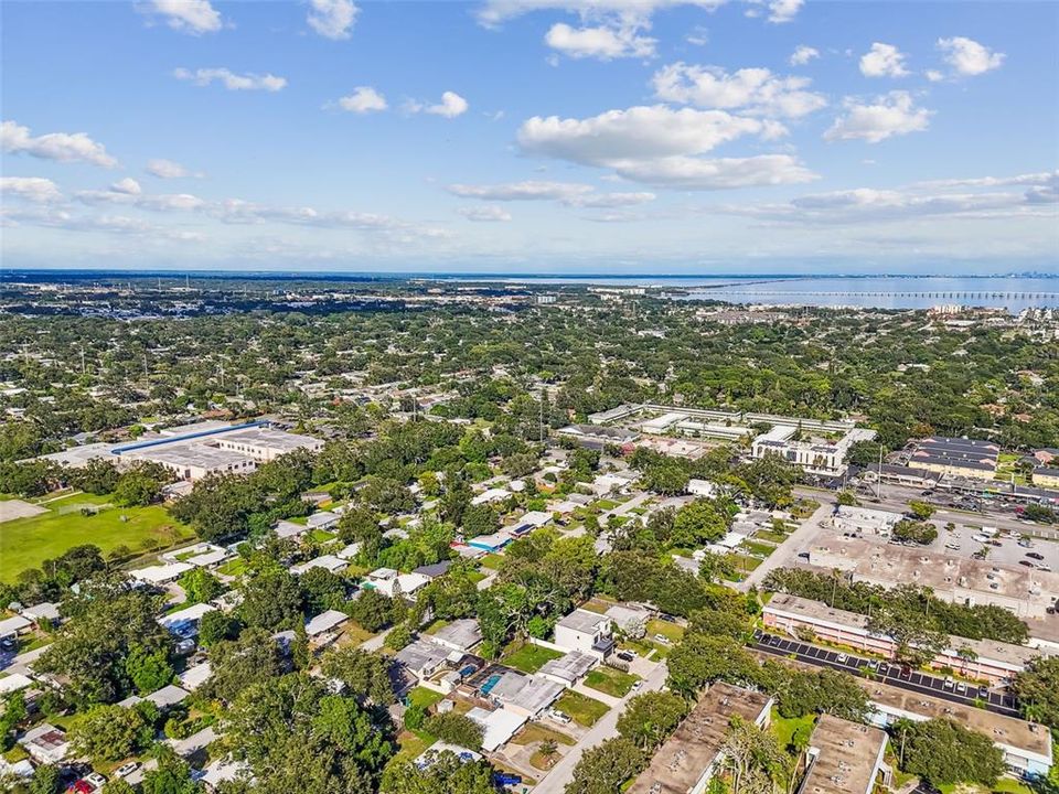 Под контрактом: $299,000 (3 спален, 1 ванн, 1248 Квадратных фут)