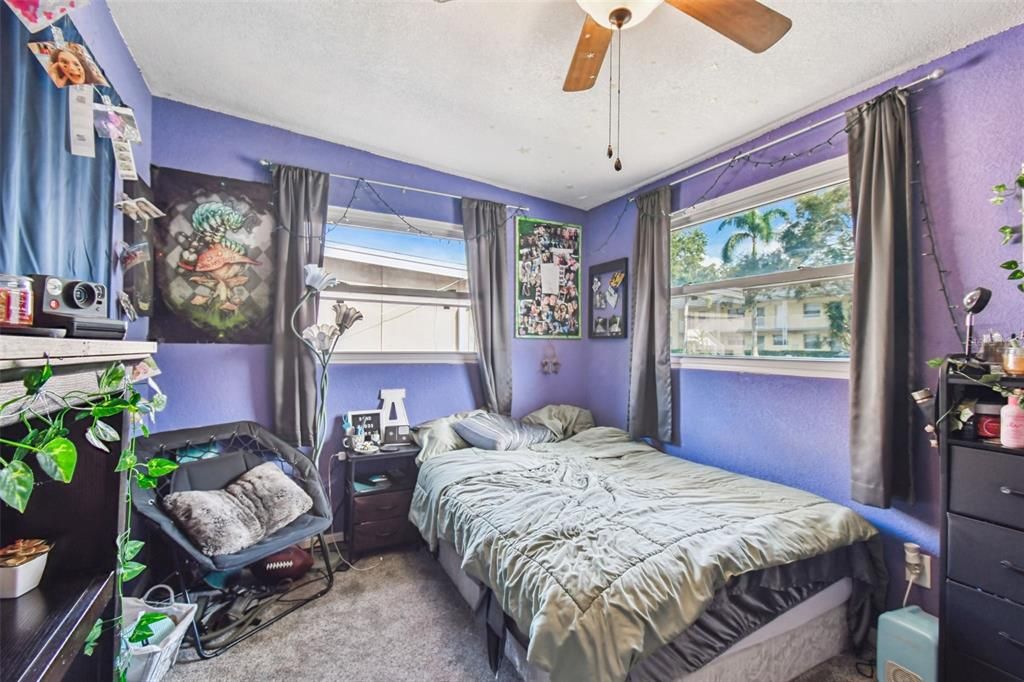 Под контрактом: $299,000 (3 спален, 1 ванн, 1248 Квадратных фут)