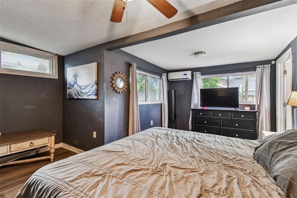 Под контрактом: $299,000 (3 спален, 1 ванн, 1248 Квадратных фут)