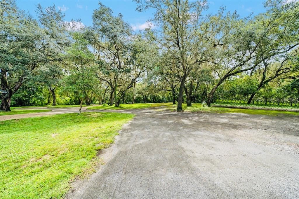 En Venta: $624,900 (4 camas, 2 baños, 3136 Pies cuadrados)