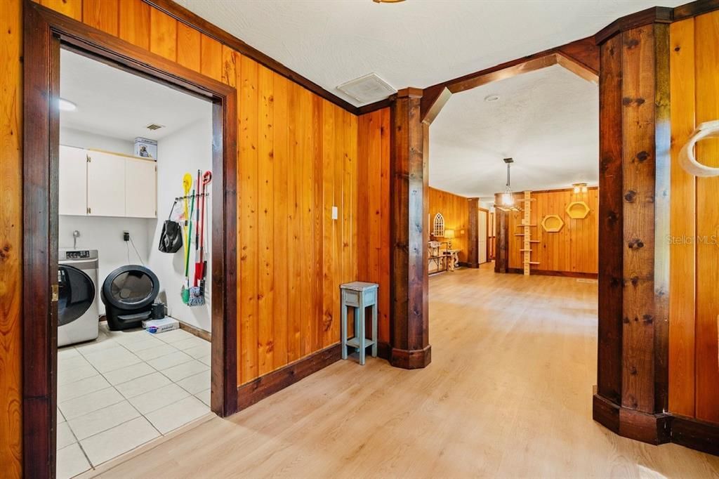 En Venta: $624,900 (4 camas, 2 baños, 3136 Pies cuadrados)