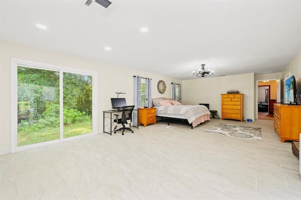 En Venta: $624,900 (4 camas, 2 baños, 3136 Pies cuadrados)