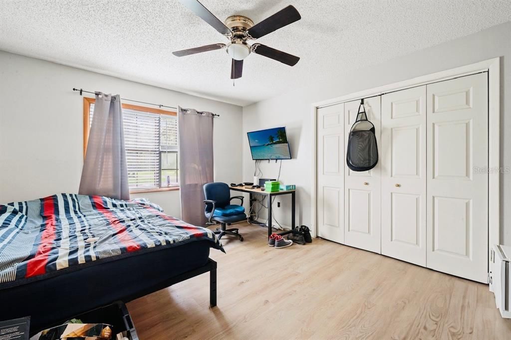 En Venta: $624,900 (4 camas, 2 baños, 3136 Pies cuadrados)