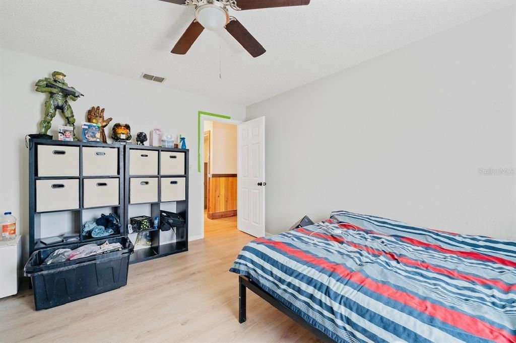 En Venta: $624,900 (4 camas, 2 baños, 3136 Pies cuadrados)