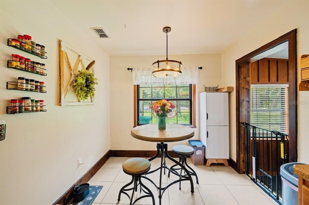 En Venta: $624,900 (4 camas, 2 baños, 3136 Pies cuadrados)