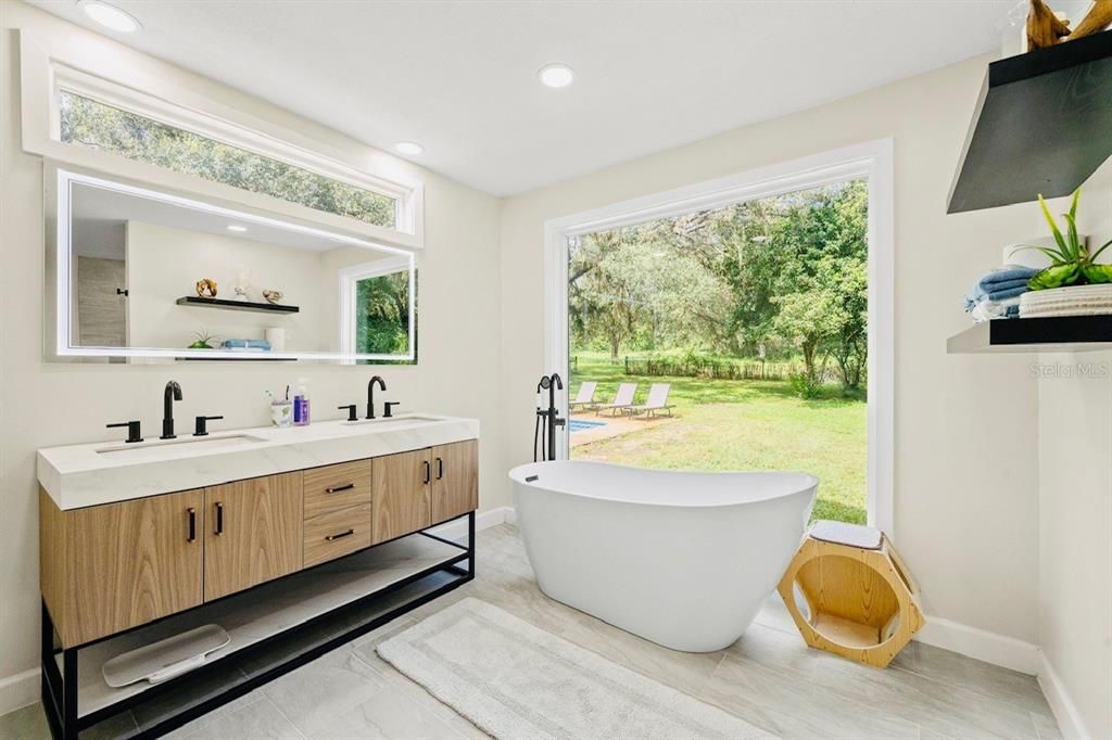 En Venta: $624,900 (4 camas, 2 baños, 3136 Pies cuadrados)