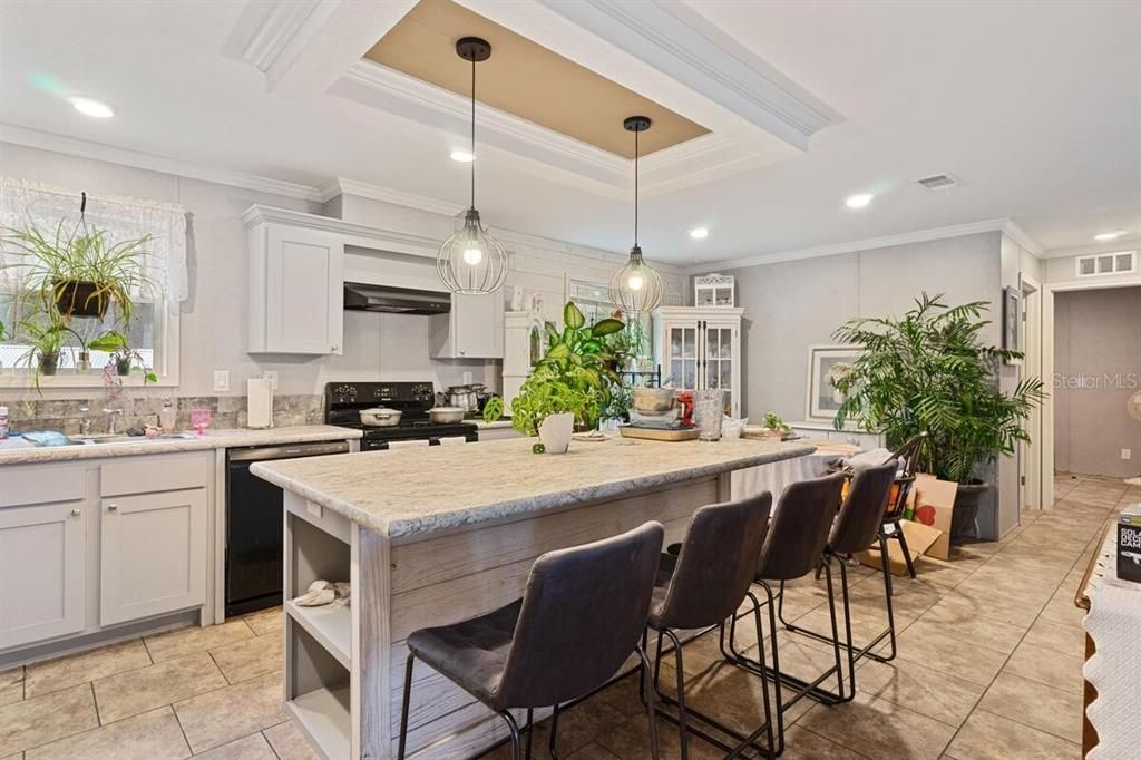 На продажу: $226,000 (3 спален, 2 ванн, 1458 Квадратных фут)