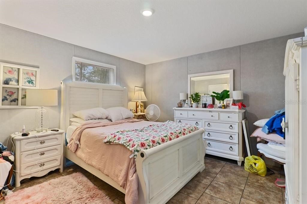 На продажу: $226,000 (3 спален, 2 ванн, 1458 Квадратных фут)