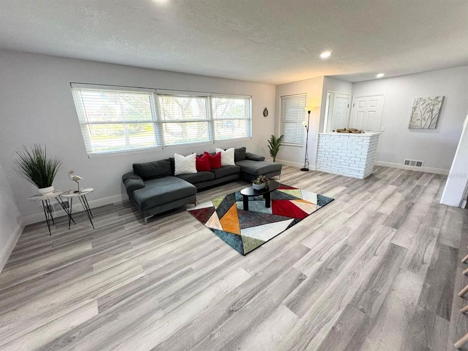 For Rent: $2,800 (4 beds, 3 baths, 2276 Square Feet)