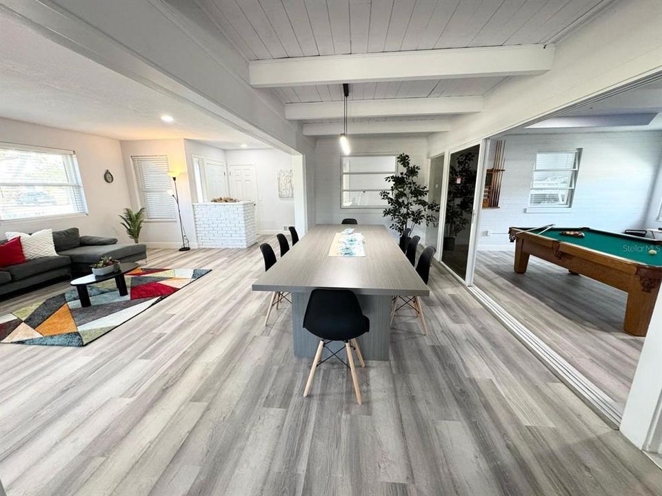 For Rent: $2,800 (4 beds, 3 baths, 2276 Square Feet)