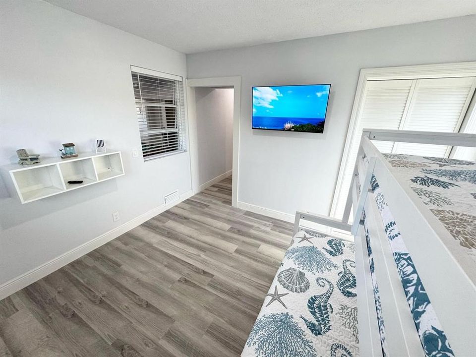 For Rent: $2,800 (4 beds, 3 baths, 2276 Square Feet)