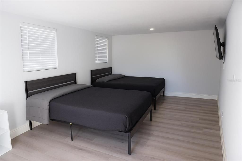 For Rent: $2,800 (4 beds, 3 baths, 2276 Square Feet)