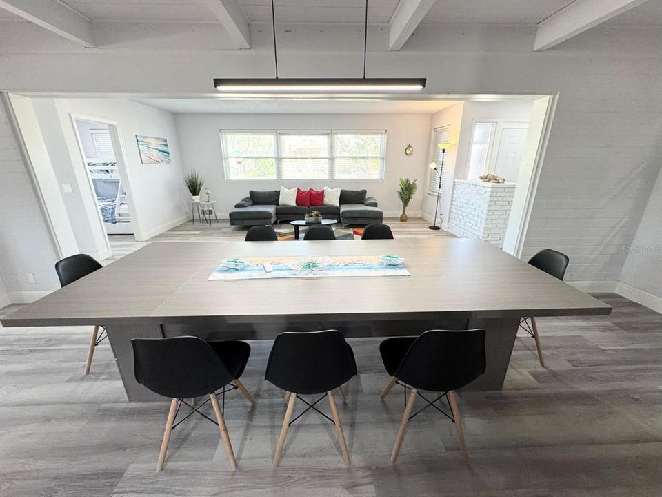 For Rent: $2,800 (4 beds, 3 baths, 2276 Square Feet)