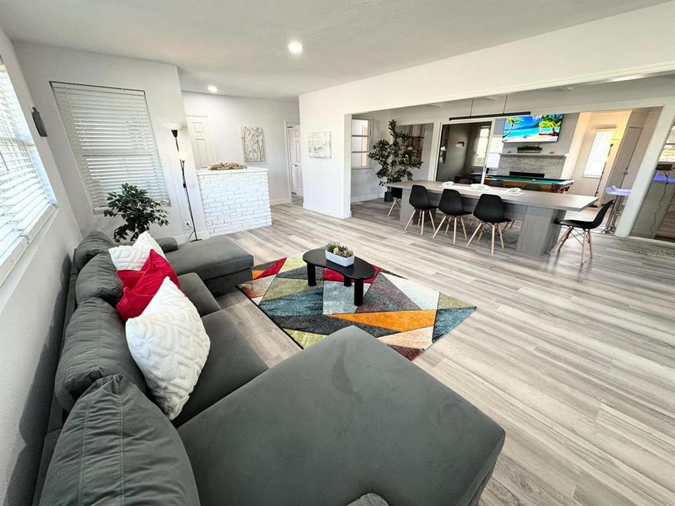 For Rent: $2,800 (4 beds, 3 baths, 2276 Square Feet)