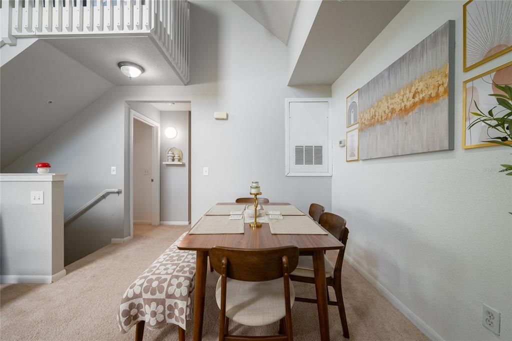 For Sale: $208,000 (1 beds, 1 baths, 996 Square Feet)