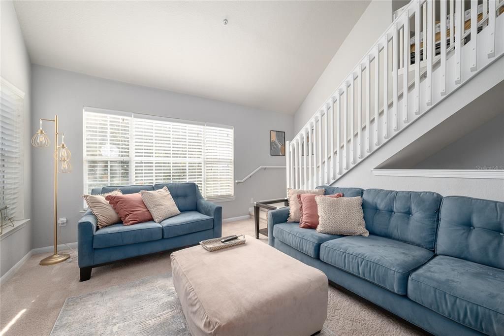 For Sale: $208,000 (1 beds, 1 baths, 996 Square Feet)