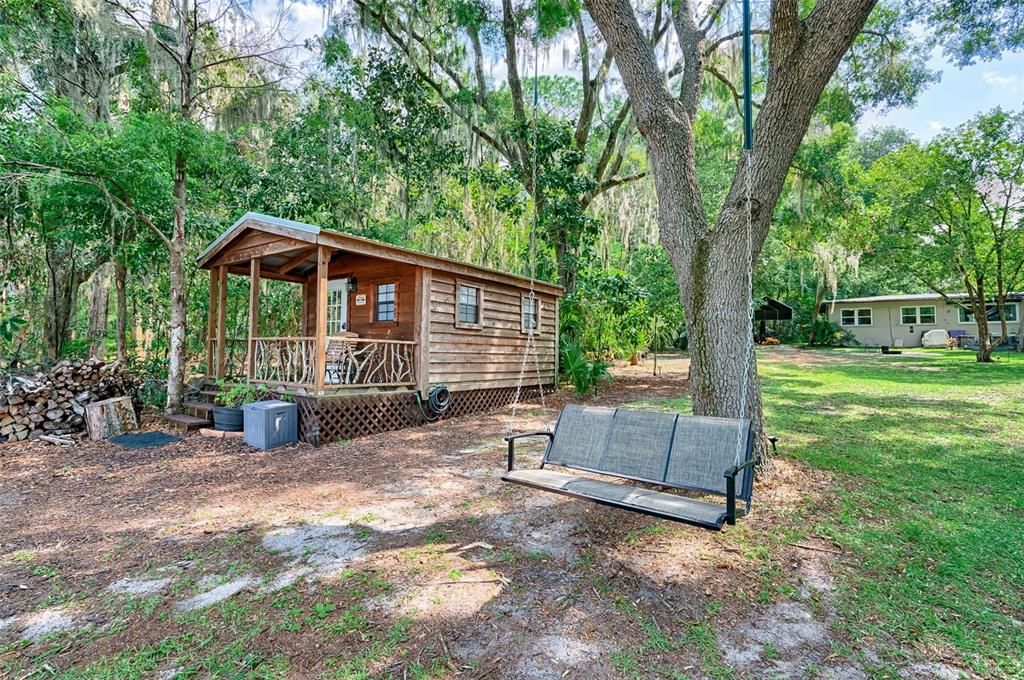 For Sale: $365,000 (3 beds, 3 baths, 1195 Square Feet)