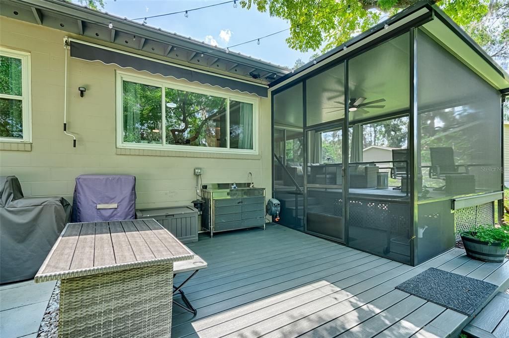 For Sale: $365,000 (3 beds, 3 baths, 1195 Square Feet)