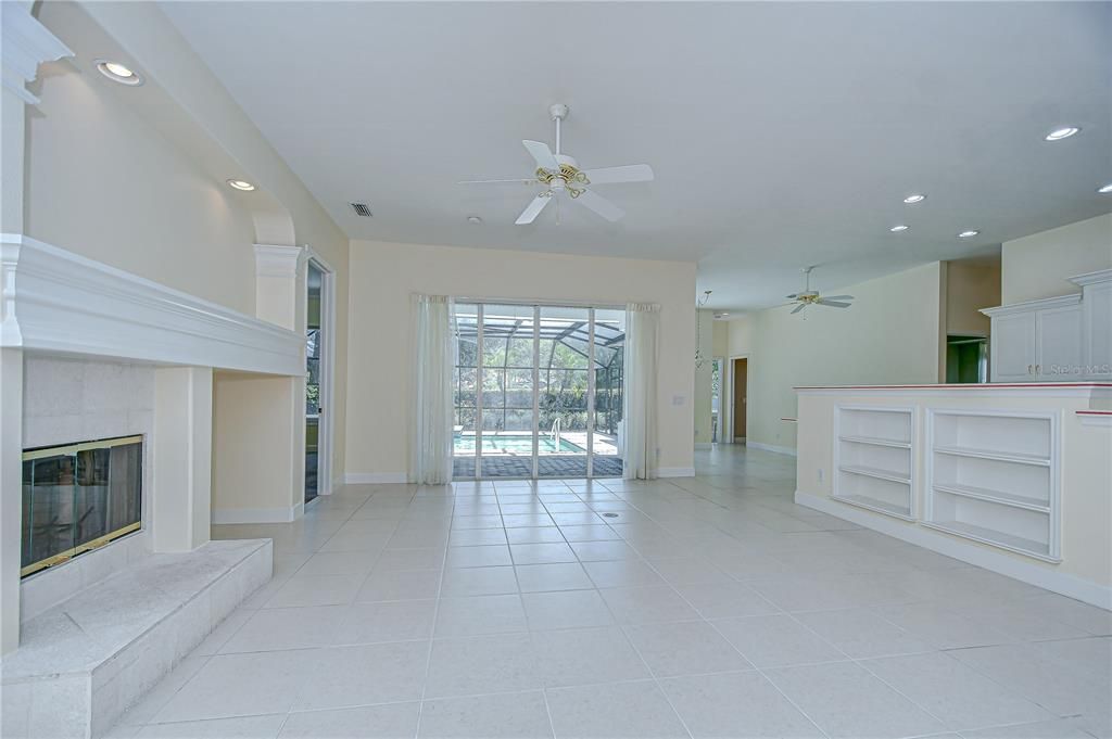 For Sale: $749,000 (3 beds, 3 baths, 2678 Square Feet)