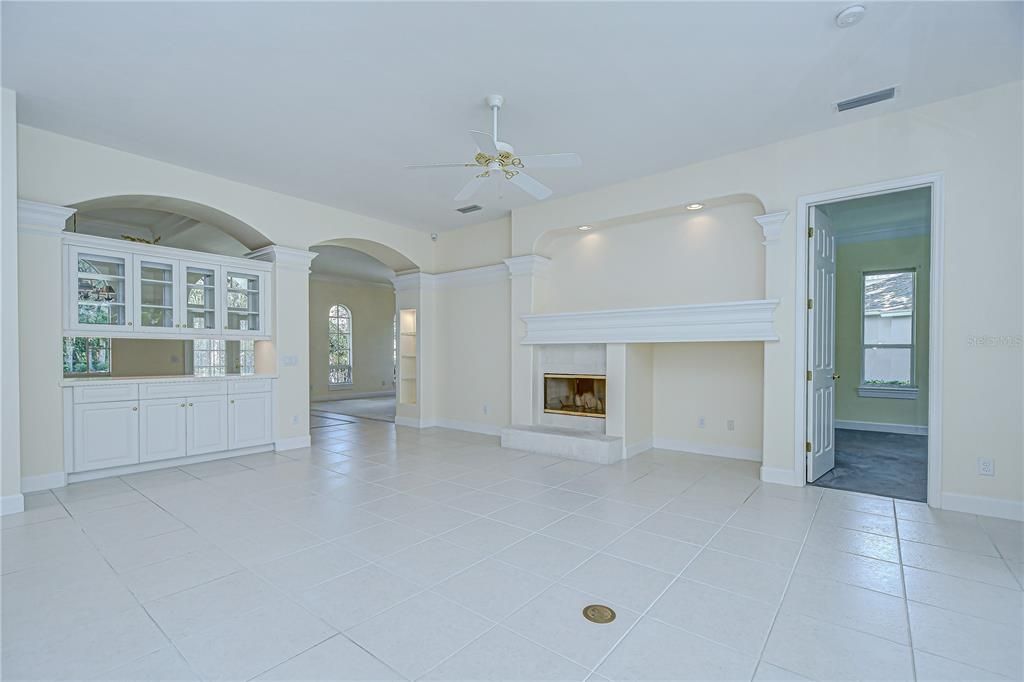 For Sale: $749,000 (3 beds, 3 baths, 2678 Square Feet)