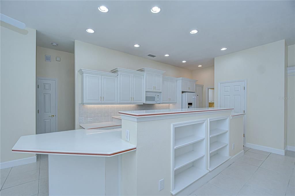 For Sale: $749,000 (3 beds, 3 baths, 2678 Square Feet)