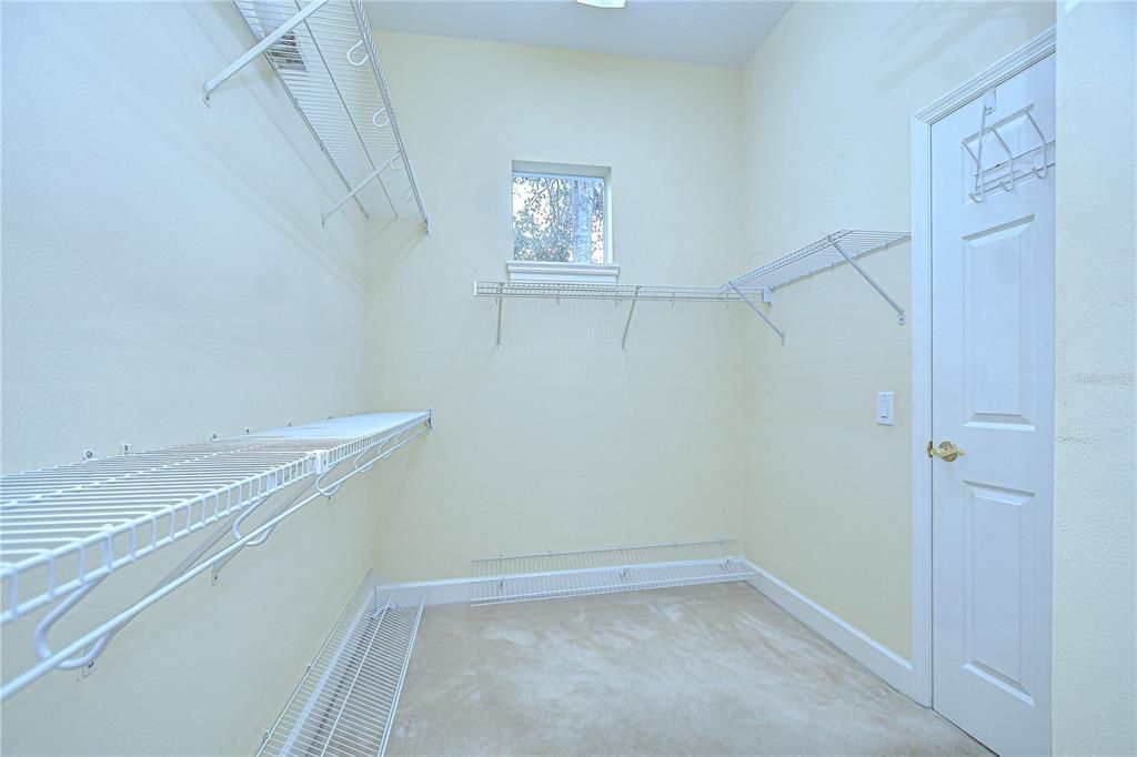 For Sale: $749,000 (3 beds, 3 baths, 2678 Square Feet)