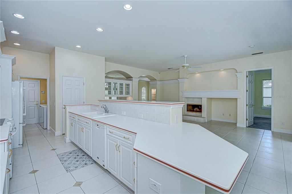 For Sale: $749,000 (3 beds, 3 baths, 2678 Square Feet)