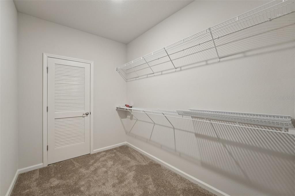 合同活跃: $324,990 (4 贝兹, 2 浴室, 1816 平方英尺)