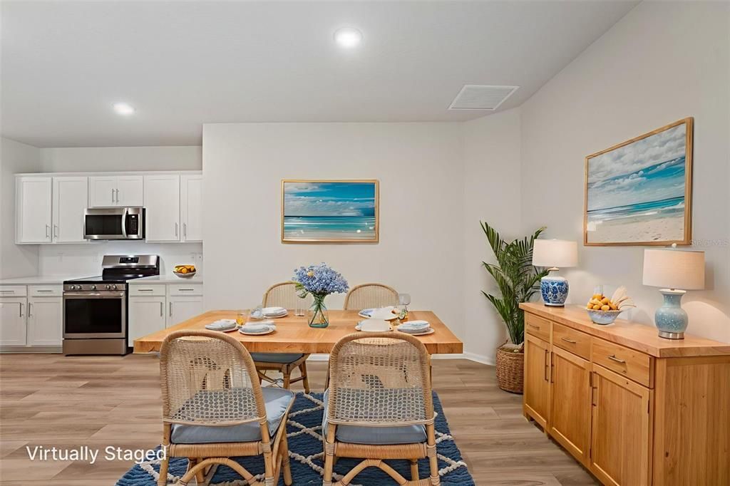 合同活跃: $324,990 (4 贝兹, 2 浴室, 1816 平方英尺)