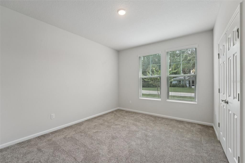 合同活跃: $324,990 (4 贝兹, 2 浴室, 1816 平方英尺)