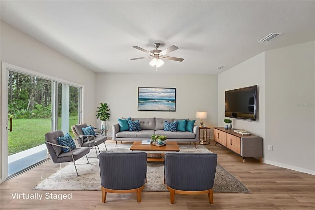 合同活跃: $324,990 (4 贝兹, 2 浴室, 1816 平方英尺)