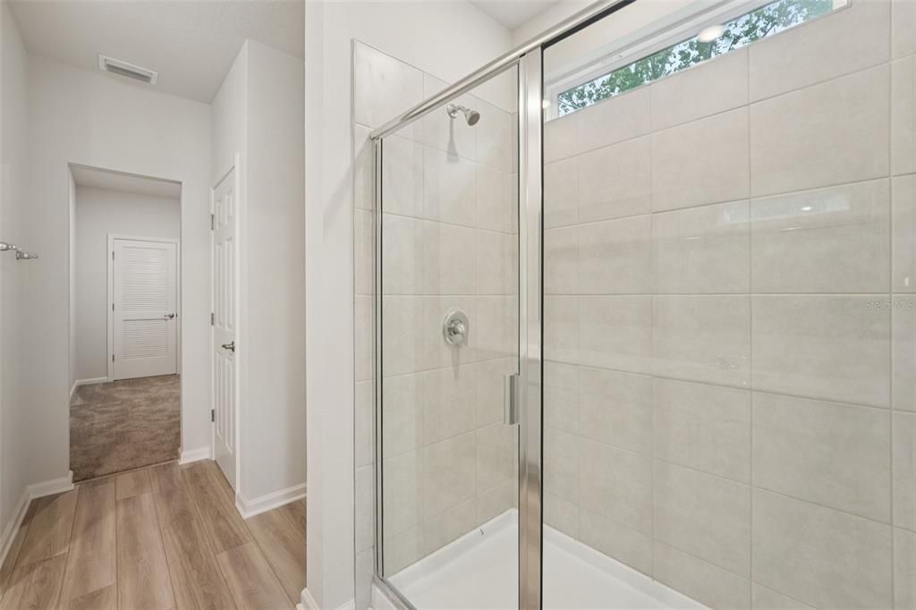 合同活跃: $324,990 (4 贝兹, 2 浴室, 1816 平方英尺)