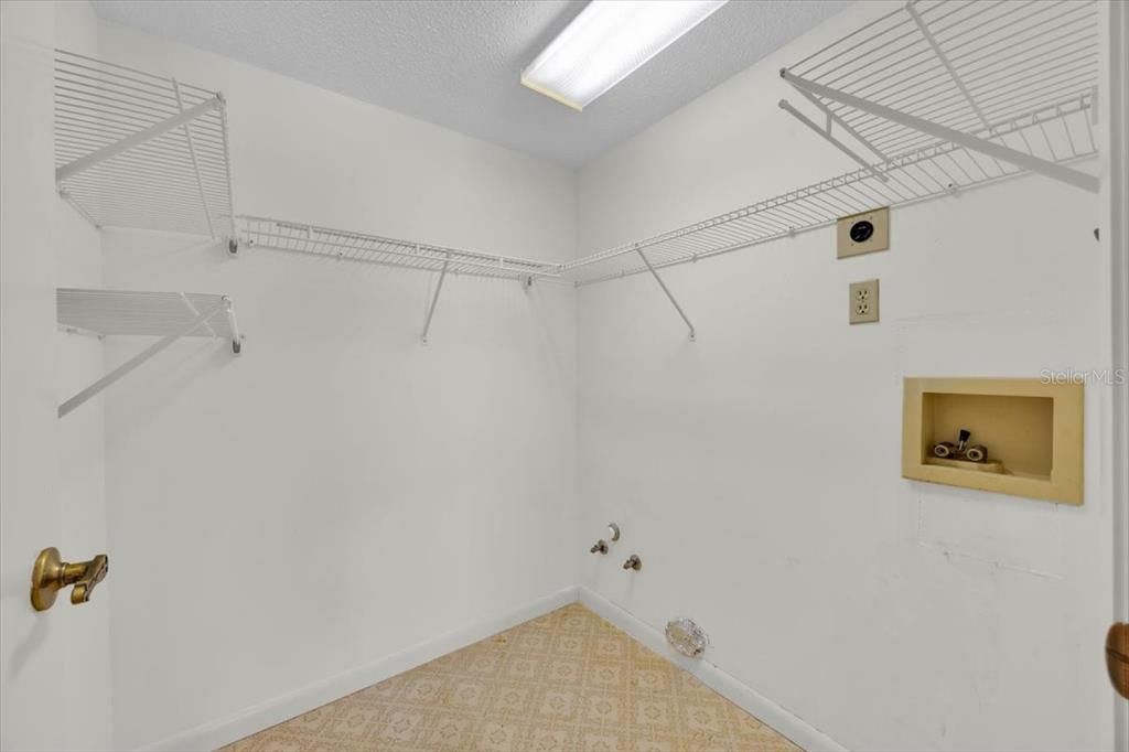 待售: $149,000 (2 贝兹, 2 浴室, 1280 平方英尺)