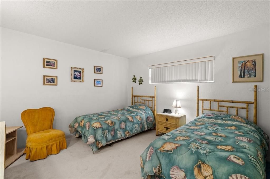 For Sale: $284,900 (2 beds, 2 baths, 1229 Square Feet)