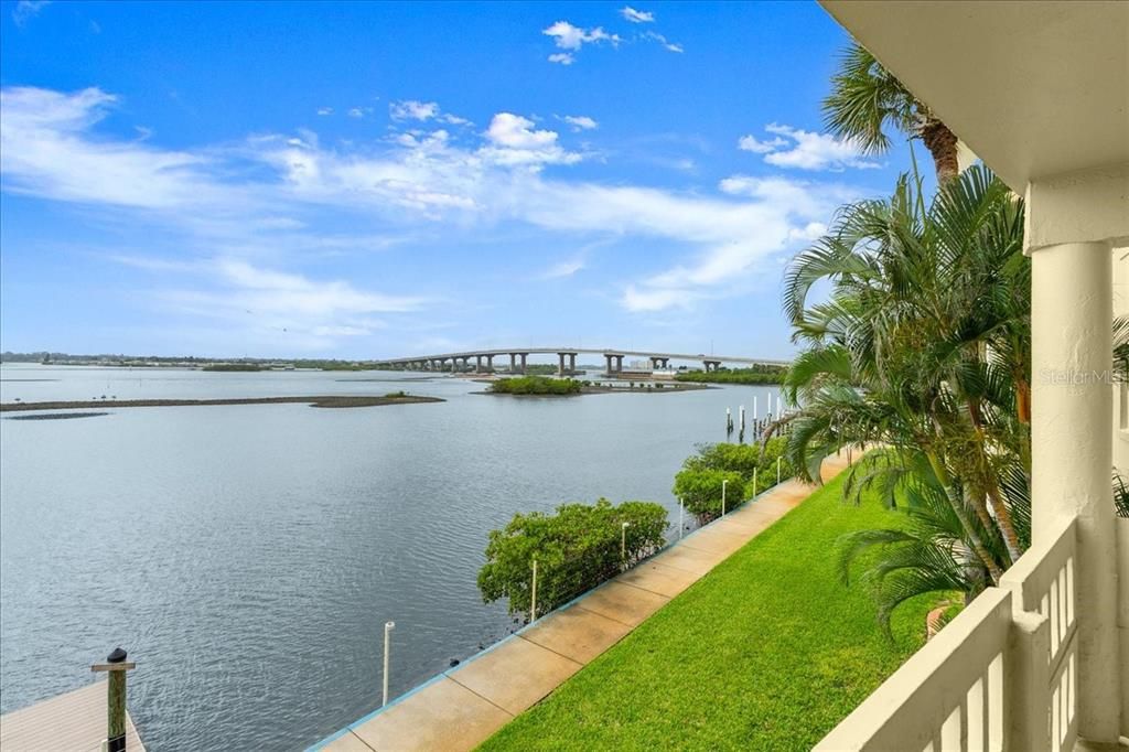 For Sale: $284,900 (2 beds, 2 baths, 1229 Square Feet)