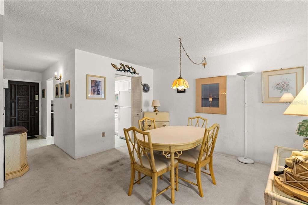 For Sale: $284,900 (2 beds, 2 baths, 1229 Square Feet)