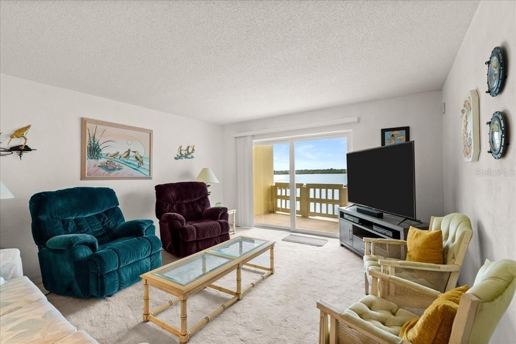 For Sale: $284,900 (2 beds, 2 baths, 1229 Square Feet)