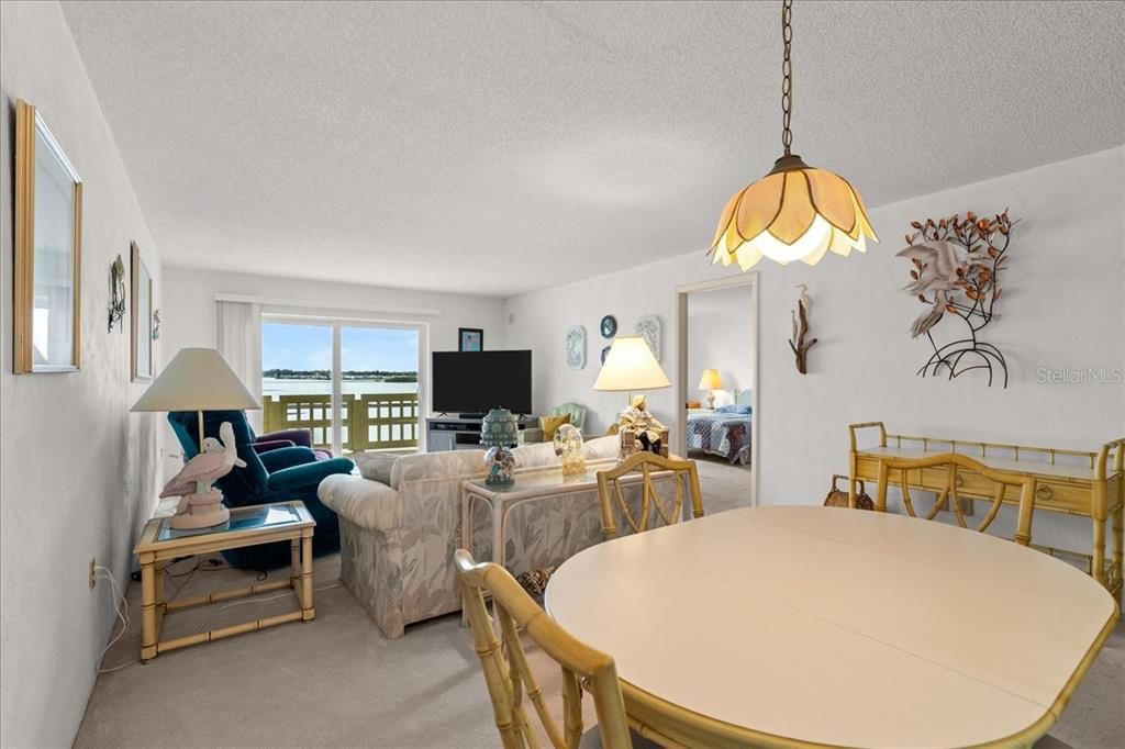 For Sale: $284,900 (2 beds, 2 baths, 1229 Square Feet)