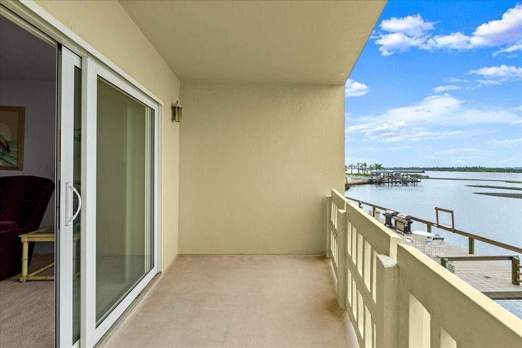 For Sale: $284,900 (2 beds, 2 baths, 1229 Square Feet)