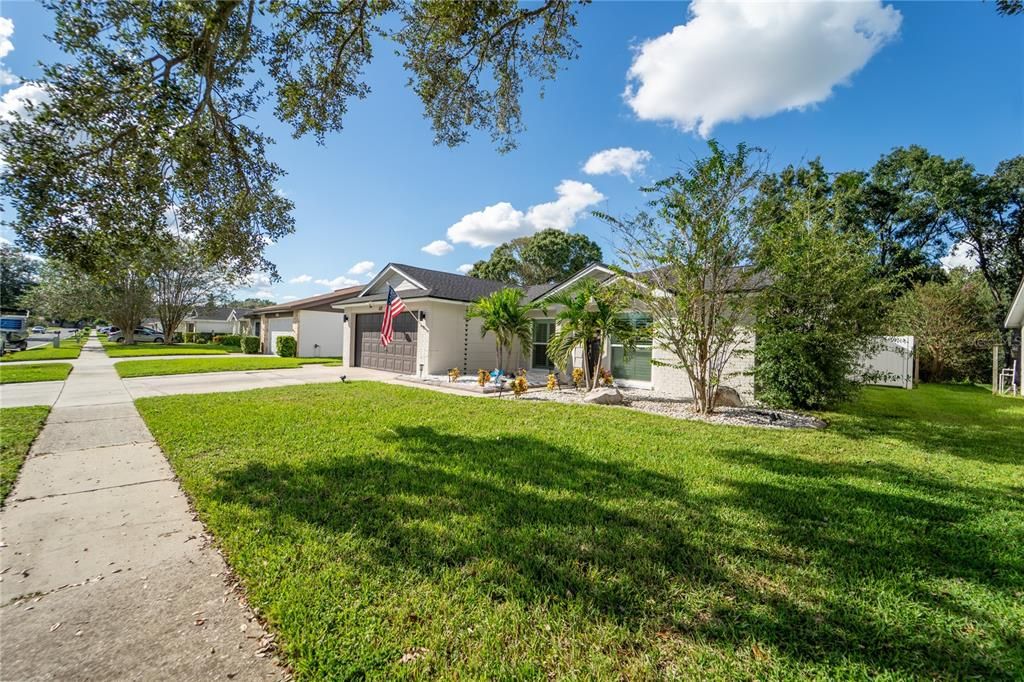 合同活跃: $464,500 (3 贝兹, 2 浴室, 1756 平方英尺)