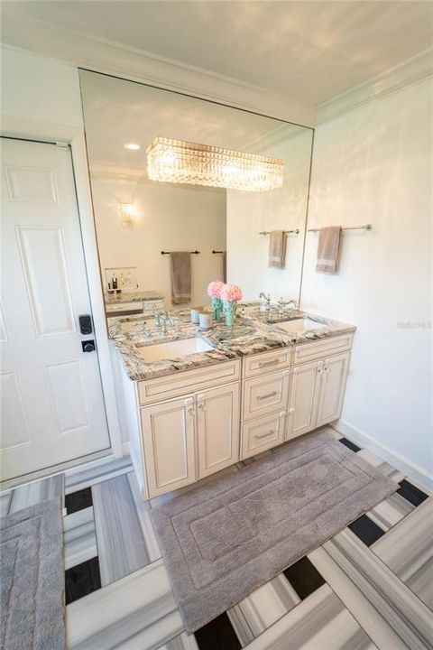 合同活跃: $464,500 (3 贝兹, 2 浴室, 1756 平方英尺)