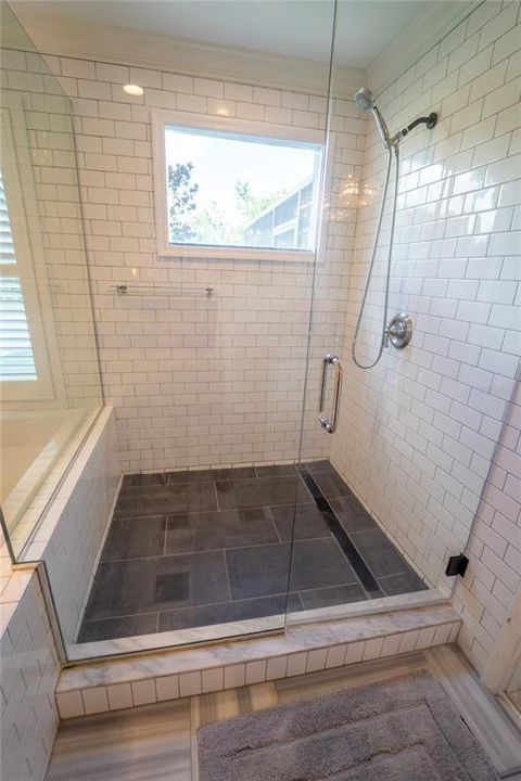 合同活跃: $464,500 (3 贝兹, 2 浴室, 1756 平方英尺)