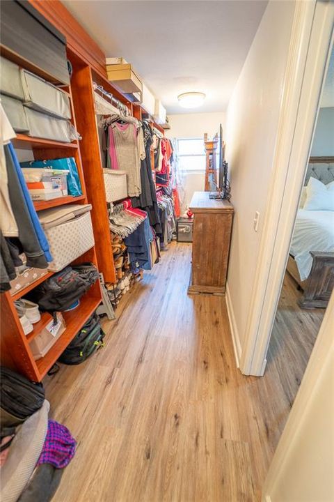 合同活跃: $464,500 (3 贝兹, 2 浴室, 1756 平方英尺)